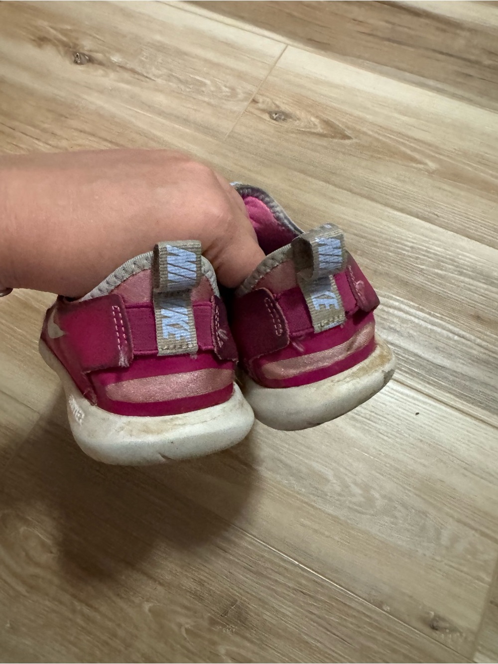 FREE Nike Kids Flex Runner Pink Foam Slip-On Sneakers Size 3Y AT4662-609 - Picture 3 of 7